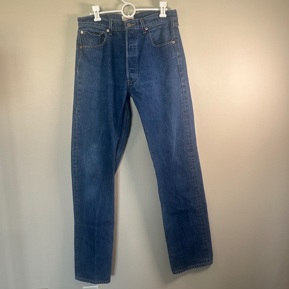 Levis 501 Original Fit Mens Jeans Straight Leg Button Fly 34x38 (measures 32x35)